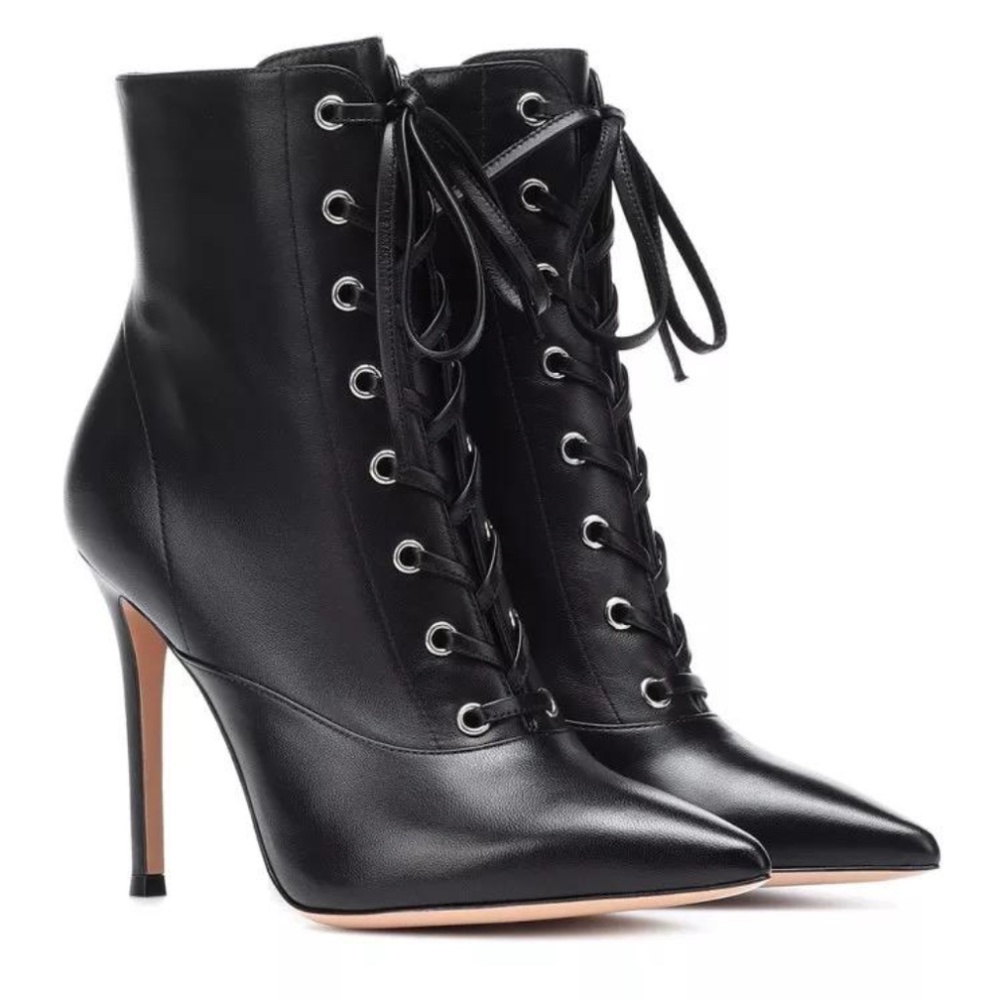 Patent leather bootie